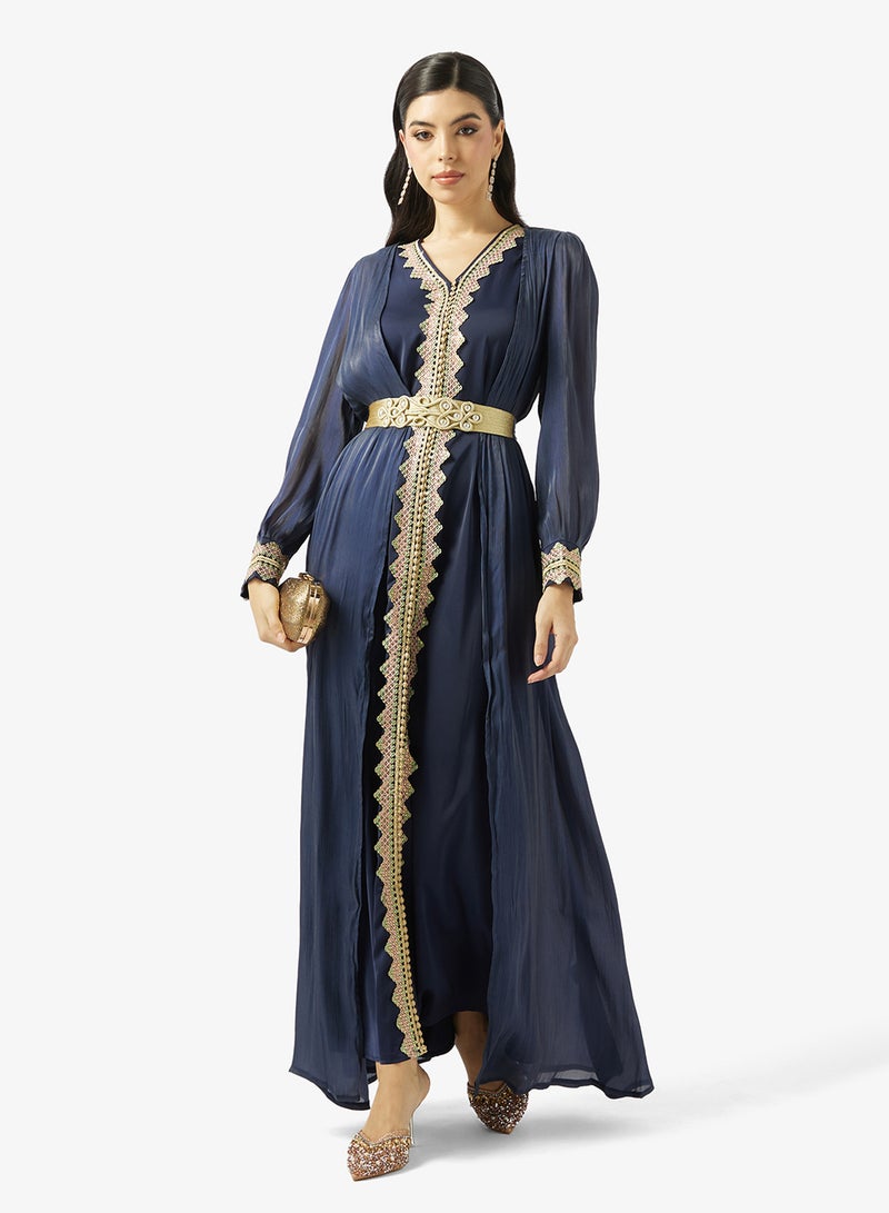 خزانة عباية مطرزة مع فستان داخلي - Image 5